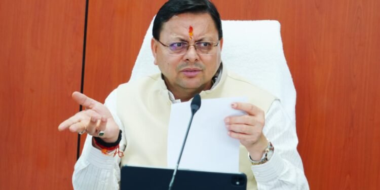 मुख्यमंत्री पुष्कर सिंह धामी ने आईटी पार्क स्थित राज्य आपदा परिचालन केंद्र से अतिवृष्टि से प्रभावित क्षेत्रों की समीक्षा की