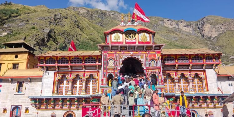 श्री बदरीनाथ धाम के कपाट बंद होने की तिथि विजय दशमी को तय होगी