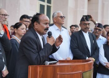 एसजीआरआर के छात्र छात्रों ने नशे के खिलाफ चलाया अभियान, जन संदेश रैली में लिया हिस्सा