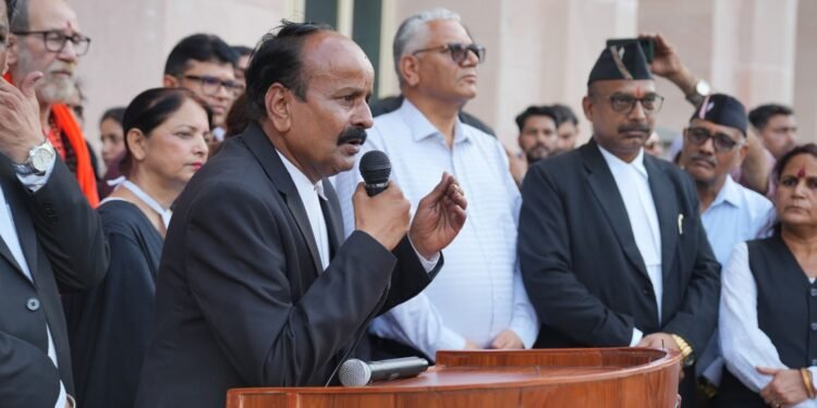 एसजीआरआर के छात्र छात्रों ने नशे के खिलाफ चलाया अभियान, जन संदेश रैली में लिया हिस्सा