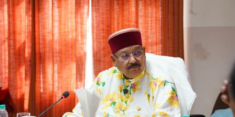 विकास कार्यों में वन भूमि की बाधाओं को दूर करें: महाराज