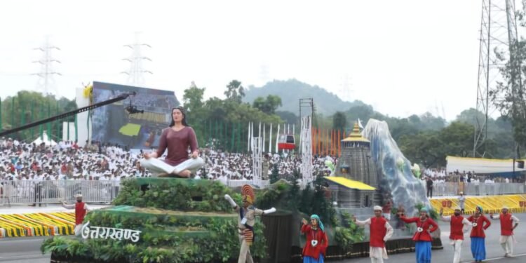 स्टैच्यू ऑफ यूनिटी‘ के सम्मुख एकता परेड में उत्तराखंड की झांकी में राज्य के विभिन्न रूप-रंगों की छटा बिखरी