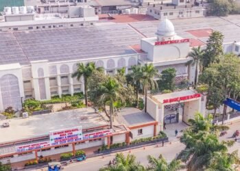 श्री महंत इन्दिरेश अस्पताल एवम् दि हंस फाउंडेशन आई केयर के बीच एमओयू