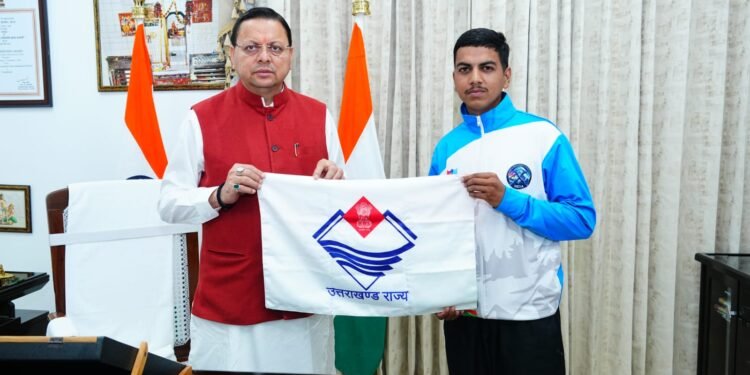 मुख्यमंत्री पुष्कर सिंह धामी से माउंट एवरेस्ट फतह करने वाले 16 वर्षीय बालक सचिन कुमार ने की शिष्टाचार भेंट