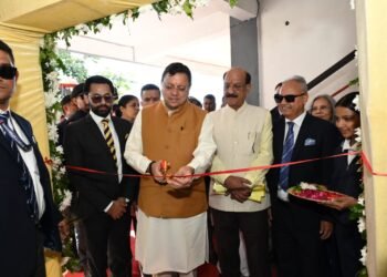 मुख्यमंत्री पुष्कर सिंह धामी ने ढालवाला में ऋषिकेश इंटरनेशनल स्कूल के 12वें वार्षिकोत्सव कार्यक्रम का दीप प्रज्ज्वलित कर शुभारंभ किया