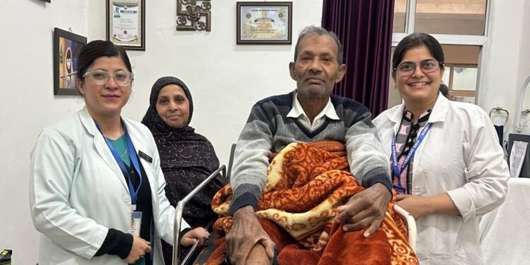 श्री महंत इन्दिरेश अस्पताल में माइक्रोसर्जरी द्वारा सफल इलाज