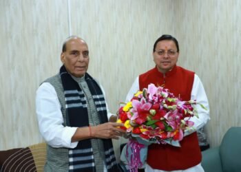 मुख्यमंत्री पुष्कर सिंह धामी ने नई दिल्ली में केंद्रीय रक्षा मंत्री राजनाथ सिंह से शिष्टाचार भेंट की