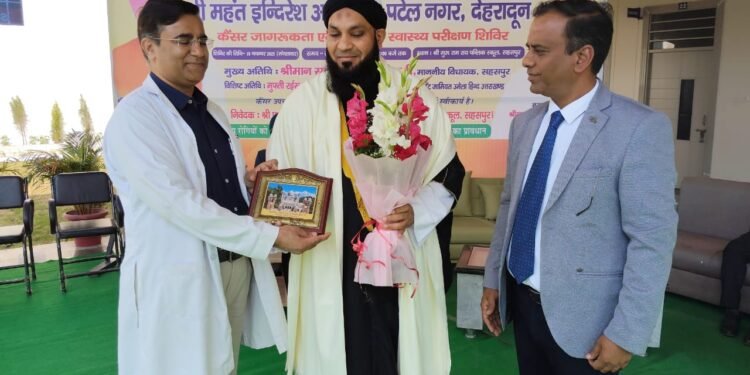 श्री महंत इन्दिरेश अस्पताल के निःशुल्क स्वास्थ्य शिविर का 2104 मरीजों ने उठाया लाभ