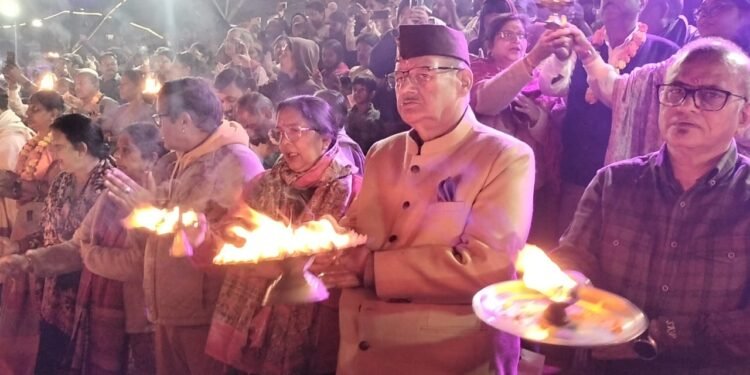 कैबिनेट मंत्री गणेश जोशी ने त्रिवेणी घाट पर की गंगा आरती, प्रदेश की सुख-समृद्धि की कामना