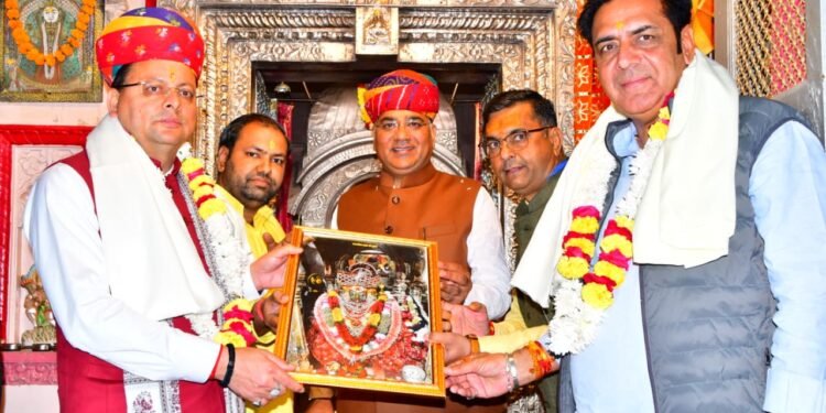 मुख्यमंत्री पुष्कर सिंह धामी ने तीर्थराज पुष्कर स्थित श्री ब्रह्मा जी मंदिर में की पूजा-अर्चना