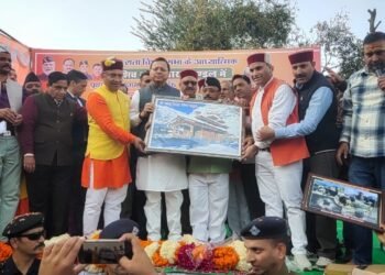 मुख्यमंत्री पुष्कर सिंह धामी लाखामंडल पहुंचे, शिव मंदिर में की पूजा-अर्चना