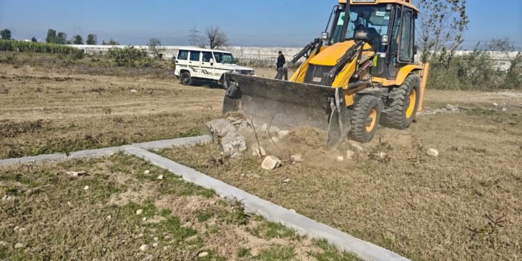 एमडीडीए की बड़ी कार्रवाई – मसूरी, विकासनगर और देहरादून क्षेत्र में अवैध प्लाटिंग व निर्माण पर बुलडोज़र, कई साइटें सील और ध्वस्त