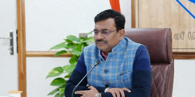 मुख्य सचिव आनन्द बर्द्धन ने पर्यटक स्थलों के विकास कार्यों की प्रगति की समीक्षा की