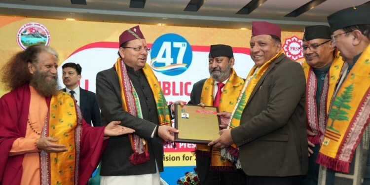 सुशासन में उत्कृष्टता के लिए बंशीधर तिवारी को राष्ट्रीय सम्मान, मुख्यमंत्री धामी ने किया सम्मानित