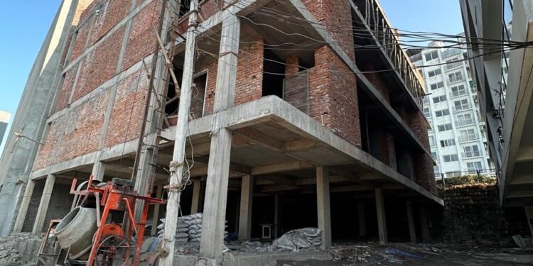 अवैध निर्माण व प्लॉटिंग पर एमडीडीए का शिकंजा, कई स्थानों पर सीलिंग व ध्वस्तीकरण की कार्रवाई