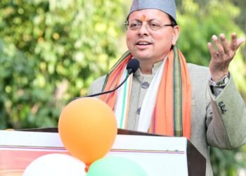 गणतंत्र दिवस पर गांधी पार्क में आयोजित सामूहिक वंदे मातरम् गायन कार्यक्रम में मुख्यमंत्री पुष्कर सिंह धामी हुए शामिल