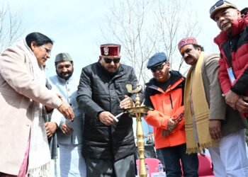 विश्व प्रसिद्ध नेशनल हिमकीडा स्कीइंग विंटर कार्निवल का पर्यटन मंत्री महाराज ने किया शुभारम्भ