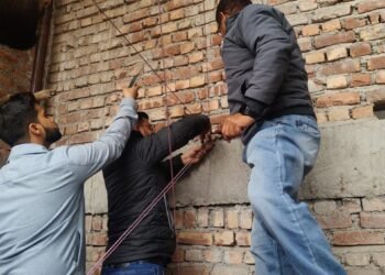 अवैध निर्माण पर एमडीडीए की सख्त कार्रवाई, ऋषिकेश में बहुमंजिला भवन सील