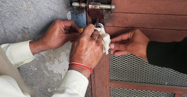 अवैध निर्माणों पर एमडीडीए की सख्त कार्रवाई, दो व्यवसायिक निर्माण सील