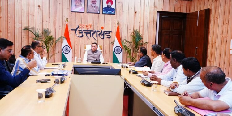 मुख्यमंत्री पुष्कर सिंह धामी से डिप्लोमा इंजीनियर्स महासंघ की वार्ता, समाधान की दिशा में पहल