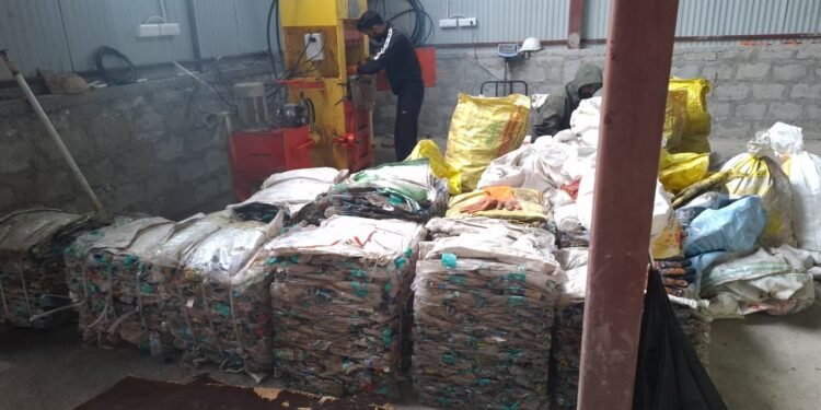 स्वच्छता ही सेवा- केदारनाथ में एक सप्ताह में जमा किया एक हजार किलो प्लास्टिक वेस्ट