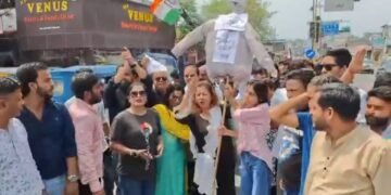 चंपावत गैंगरेप कांड के विरोध में कांग्रेस का उग्र प्रदर्शन, मुख्यमंत्री के इस्तीफे की मांग