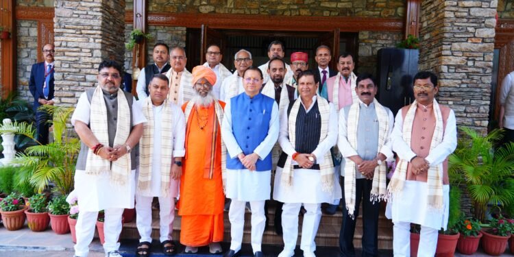 मुख्यमंत्री धामी से मुख्यमंत्री आवास में ओबीसी वेलफेयर पार्लियामेंट्री कमेटी के प्रतिनिधिमण्डल ने भेंट की
