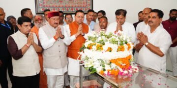 मुख्यमंत्री पुष्कर सिंह धामी ने स्वर्गीय मेजर जनरल भुवन चंद्र खण्डूरी को अर्पित की भावभीनी श्रद्धांजलि