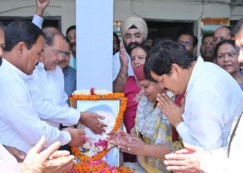 पूर्व प्रधानमंत्री राजीव गांधी के शहादत दिवस पर देहरादून में श्रद्धांजलि कार्यक्रम का आयोजन किया गया