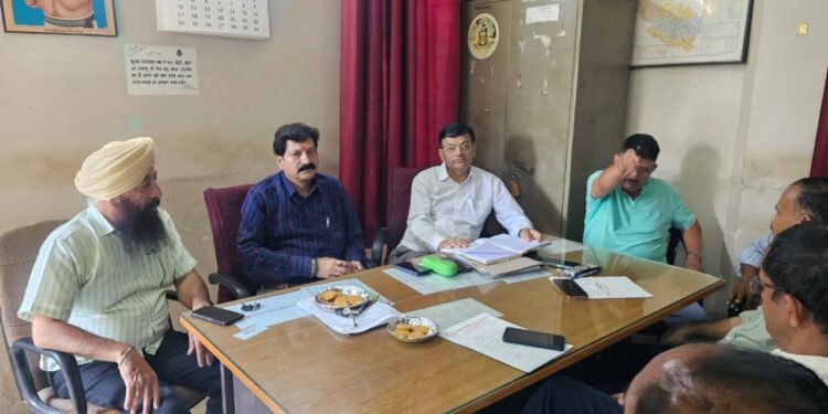 राज्य निगम कर्मचारी महासंघ की बैठक में कर्मचारियों की समस्याओं और मांगों पर हुई व्यापक चर्चा