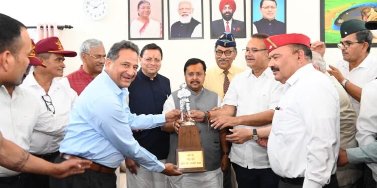 सैनिक कल्याण मंत्री गणेश जोशी के नेतृत्व में रिटायर्ड सैन्य अधिकारियों ने भाजपा के राष्ट्रीय अध्यक्ष नितिन नवीन से की भेंट