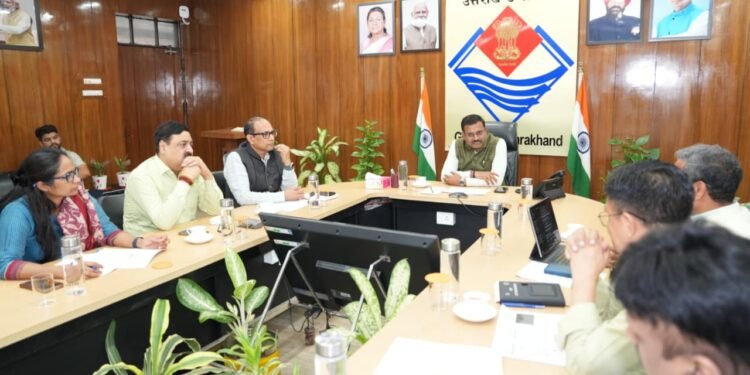 मुख्य सचिव आनन्द बर्द्धन शिक्षा विभाग के अंतर्गत विद्यार्थियों की ट्रैकिंग एवं मैपिंग से सम्बन्धित विभागों के साथ बैठक ली