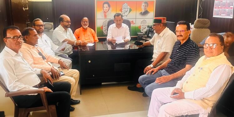 राहुल गांधी के उत्तराखंड दौरे को ऐतिहासिक बनाने के लिए कंट्रोल रूम में वरिष्ठ नेताओं की महत्वपूर्ण बैठक