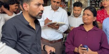  कार्यों की धीमी प्रगति पर डीएम सख्त, अधीक्षण अभियंता यूपीसील का रोका वेतन