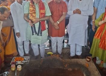 पीएम मोदी के इतिहास सृजन पर देवभूमि के पावन धामों में गूंजी प्रार्थनाएं