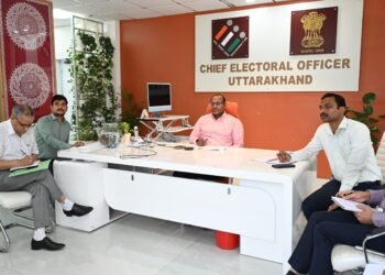 मुख्य निर्वाचन अधिकारी ने की SIR अभियान की समीक्षा, तीन दिन में 19 लाख से अधिक फार्म वितरित