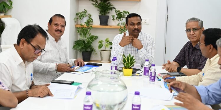 SIR को लेकर की राजनैतिक दलों के साथ बैठक