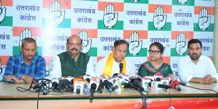 बद्रीनाथ धाम चढ़ावा चोरी मामले की हो हाई कोर्ट के तीन सिटिंग जजों की समिति से जांच, जनता की आवाज दबा रही है धामी सरकार: लखपत सिंह बुटोला