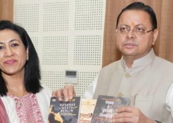मुख्यमंत्री पुष्कर सिंह धामी से साहित्यकार एवं इंडो-जर्मन सांस्कृतिक संबंधों के क्षेत्र में सक्रिय डॉ. योजना साह जैन ने शिष्टाचार भेंट की