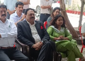 राजकीयकरण पर सरकार का भरोसा, 16 दिन बाद जल संस्थान कर्मचारियों का धरना स्थगित
