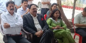 राजकीयकरण पर सरकार का भरोसा, 16 दिन बाद जल संस्थान कर्मचारियों का धरना स्थगित