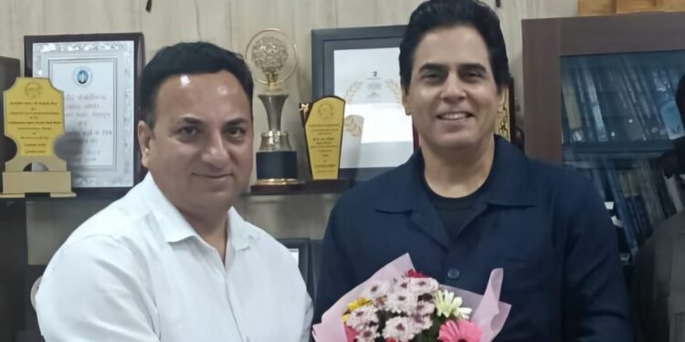 फिल्म अभिनेता अमन वर्मा ने की फिल्म विकास परिषद के नोडल अधिकारी से भेंट