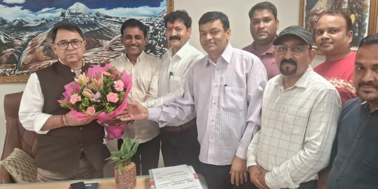 राज्य निगम कर्मचारी महासंघ ने वित्त सचिव रणवीर सिंह चौहान से की शिष्टाचार भेंट