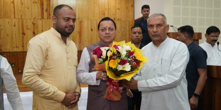 दायित्वधारी सरकार और जनता के बीच महत्वपूर्ण सेतु, जनसमस्याओं के समाधान में निभाएं सक्रिय भूमिका : मुख्यमंत्री