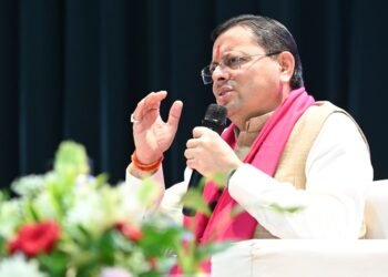दून विश्वविद्यालय में मुख्यमंत्री ने युवाओं से किया संवाद, कहा-बदलती तकनीक के अनुरूप ‘फ्यूचर रेडी’ बनें युवा