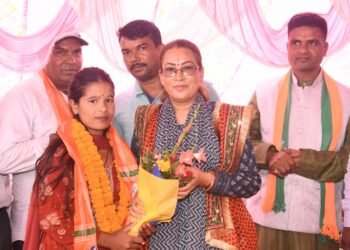 सोमेश्वर में कैबिनेट मंत्री रेखा आर्या ने की विकास योजनाओं की घोषणा, राम कथा व आयुष भंडारे में लिया भाग
