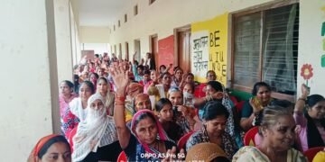  प्रदेश कांग्रेस कमेटी के वरिष्ठ उपाध्यक व मीडिया प्रभारी राजीव महर्षि ने कैंट विधानसभा क्षेत्र के चार वार्डों में जनसंपर्क किया