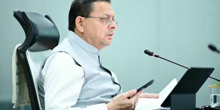 दिव्यांग बालिकाओं के स्नेह से भावुक हुए मुख्यमंत्री धामी, नम हुईं आंखें