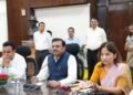 देवप्रयाग विधानसभा क्षेत्र के टॉपर विद्यार्थियों ने मुख्य सचिव से की मुलाकात