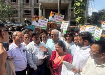देहरादून की जर्जर सड़कों, जलभराव और नालियों की समस्या को लेकर लोक निर्माण विभाग के मुख्य अभियंता को सौंपा ज्ञापन- रितेश छैत्री